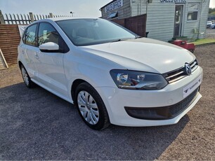 2011 - Volkswagen Polo Automatic