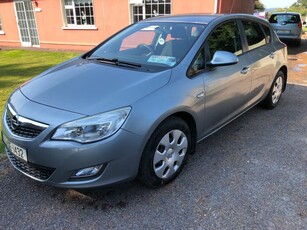 2012 - Opel Astra Manual