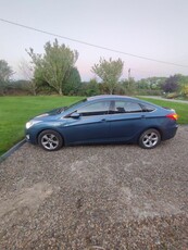 2013 - Hyundai i40 Manual