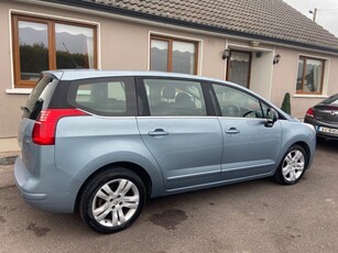 2013 - Peugeot 5008 Manual