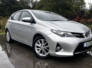 2013 - Toyota Auris Manual