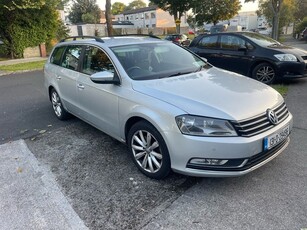 2013 - Volkswagen Passat Manual