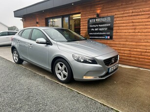 2013 - Volvo V40 Manual