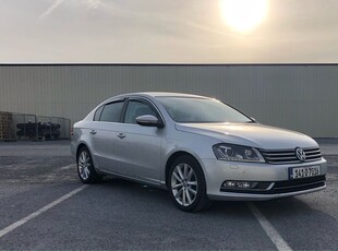 2014 - Volkswagen Passat Manual