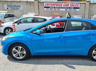 2016 - Hyundai i30 Manual