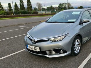 2016 - Toyota Auris Manual