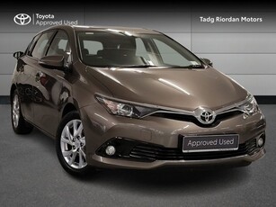 2016 - Toyota Auris Manual