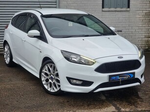 2017 - Ford Focus Manual