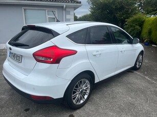 2017 - Ford Focus Manual