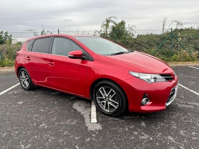 2014 - Toyota Auris Manual