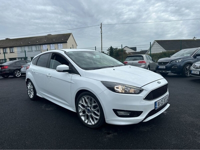 2016 - Ford Focus Manual