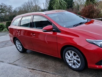 2016 - Toyota Auris Manual