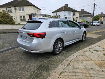 2016 - Toyota Avensis Manual