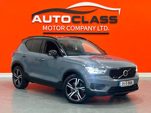 VOLVO XC40