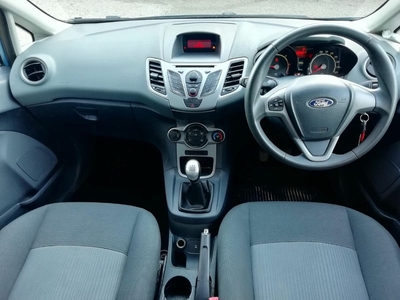 2010 - Ford Fiesta Manual