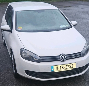 2011 - Volkswagen Golf Manual