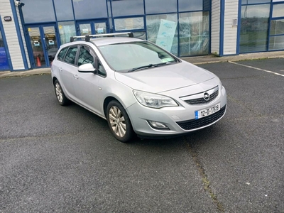 2012 - Opel Astra Manual