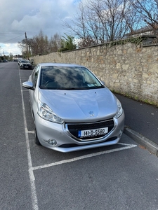 2014 - Peugeot 208 Manual