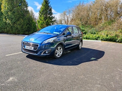 2015 - Peugeot 5008 Manual