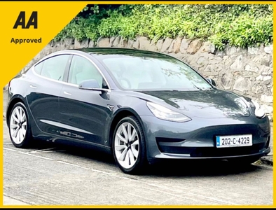 2020 - Tesla Model 3 Automatic