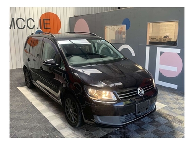 2013 (132) Volkswagen Touran