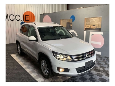 2014 (142) Volkswagen Tiguan