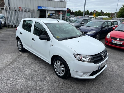 2013 - Dacia Sandero Manual