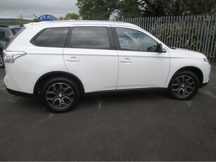 MITSUBISHI OUTLANDER