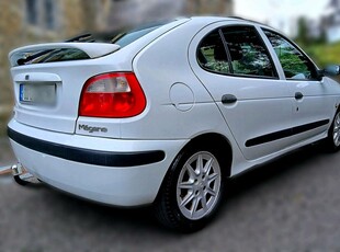 2000 - Renault Megane Manual