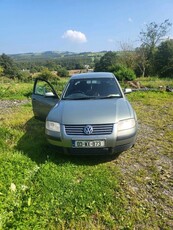 2003 - Volkswagen Passat Manual