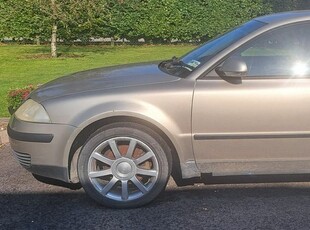 2004 - Volkswagen Passat Manual