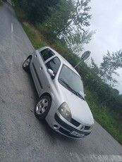 2005 - Renault Clio Manual