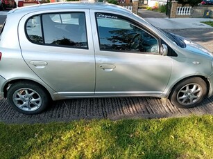 2005 - Toyota Yaris Manual