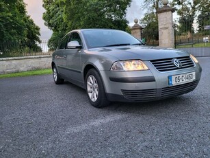 2005 - Volkswagen Passat Manual