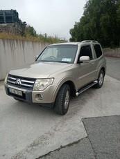 2007 - Mitsubishi Pajero Manual