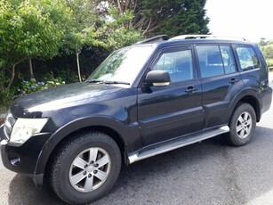 2008 - Mitsubishi Pajero Manual