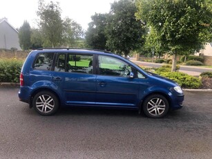 2008 - Volkswagen Touran Manual