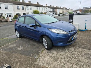 2009 - Ford Fiesta ---