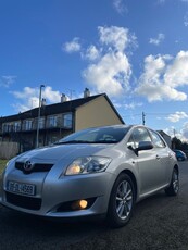 2009 - Toyota Auris ---