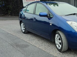 2009 - Toyota Prius ---