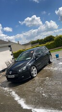 2009 - Volkswagen Golf ---