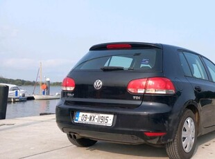 2009 - Volkswagen Golf ---