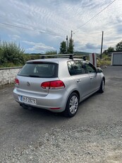 2009 - Volkswagen Golf ---