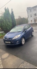 2010 - Ford Fiesta ---