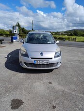 2010 - Renault Grand Scenic ---