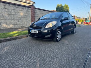 2010 - Toyota Yaris Manual