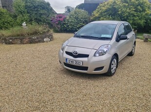 2010 - Toyota Yaris Manual