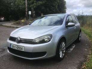 2010 - Volkswagen Golf ---