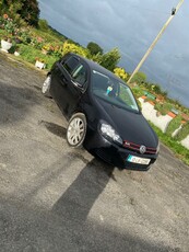 2010 - Volkswagen Golf ---