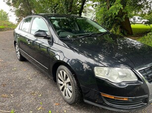 2010 - Volkswagen Passat ---